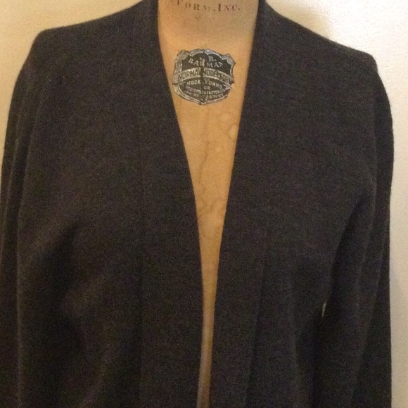 Crossing point will open front cardigan - Picture 2 of 7